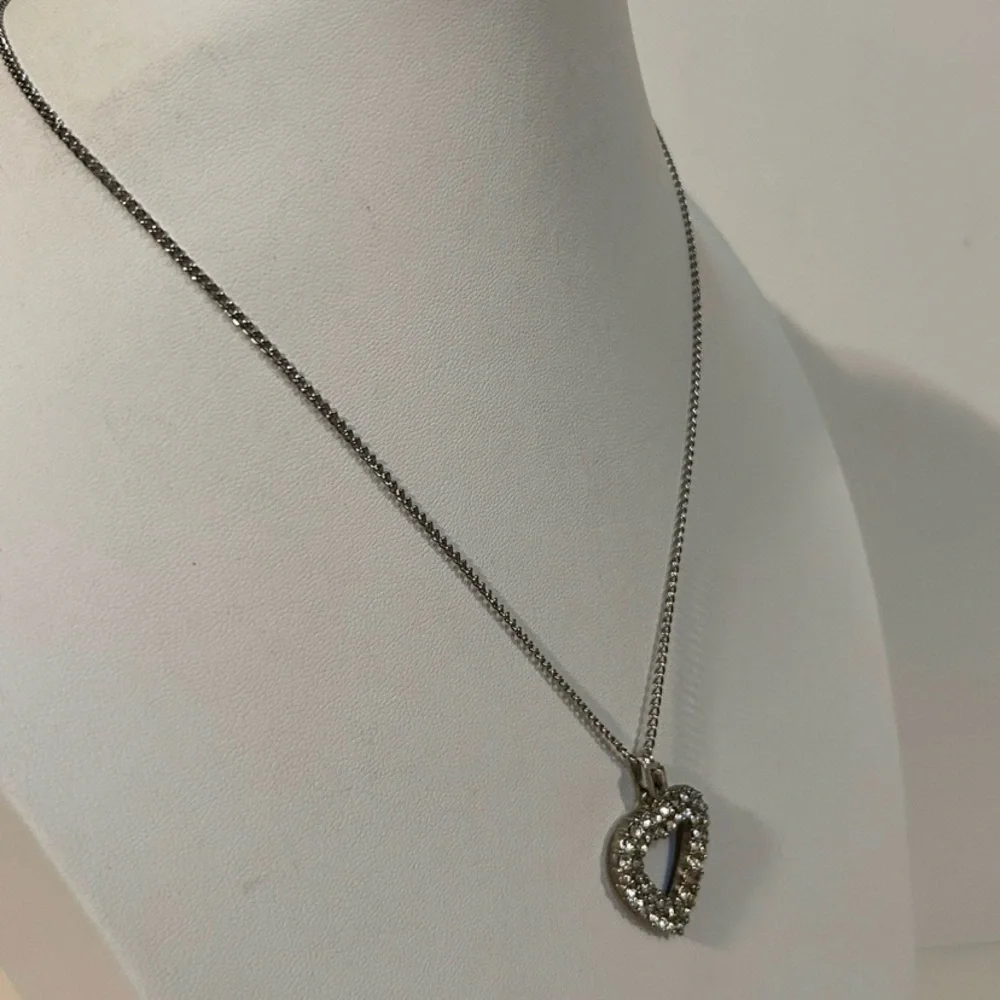 Vintage Silver‎ Tone Rhinestone Heart Pendant Necklace 17”